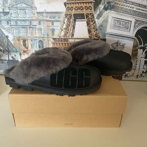 UGG Coquette Sparkle Slipper/Slides Black Gray Fur Trim women’s 6 NIB Warm Cozy